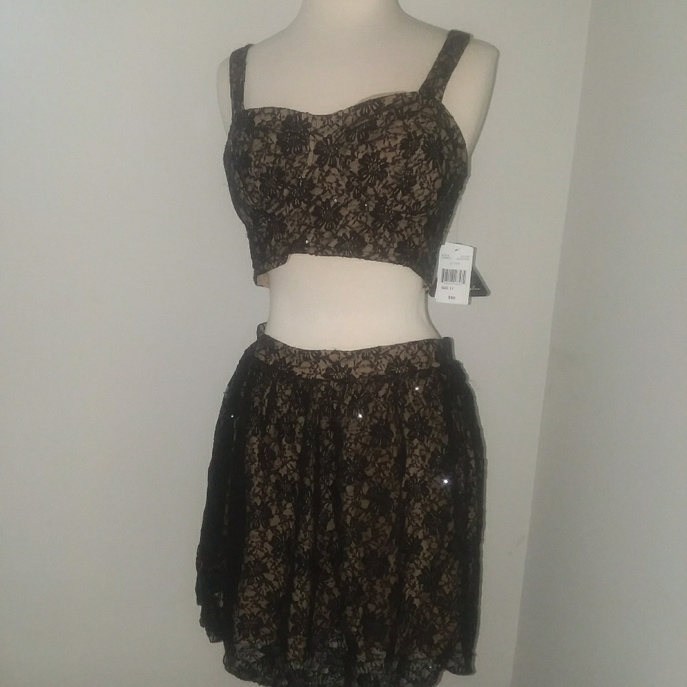 Sequin & Lace Prom Sleeveless Party Dress-Juniors - Picture 4 of 7